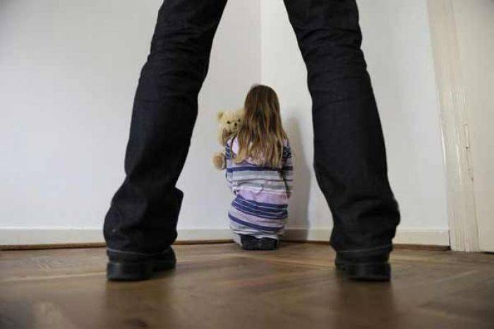 Dugaan Pastur Lakukan Pelecehan pada Anak, Terungkap Lewat Gambar Sketsa Dugaan Pastur Lakukan Pelecehan pada Anak, Terungkap Lewat Gambar Sketsa