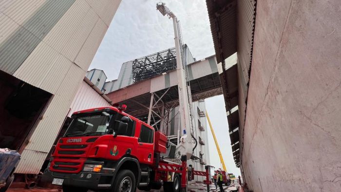 Gerak Cepat Tim Damkar Petrokimia Padamkan Kebakaran Pabrik NPK Gerak Cepat Tim Damkar Petrokimia Padamkan Kebakaran Pabrik NPK