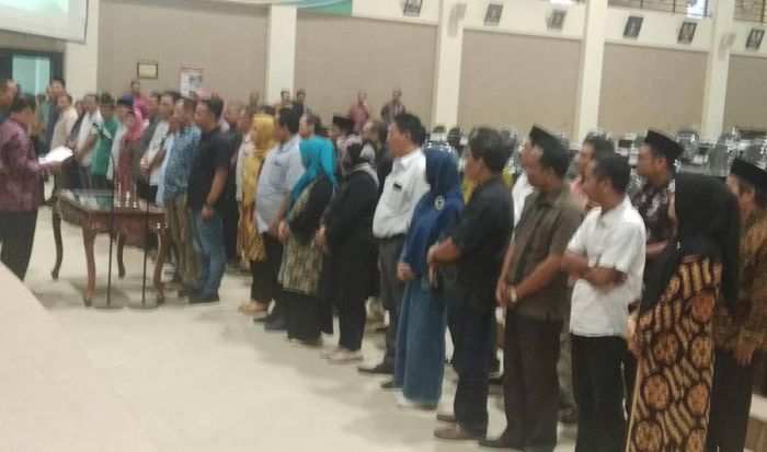 Abdul Ghofur dan Yanuar Pimpinan DPRD Lamongan Sementara