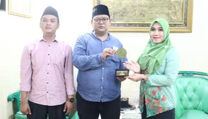 Terima Penghargaan dari FJN, Ning Lia Ajak Anak Muda NU Teladani Semangat Resolusi Jihad