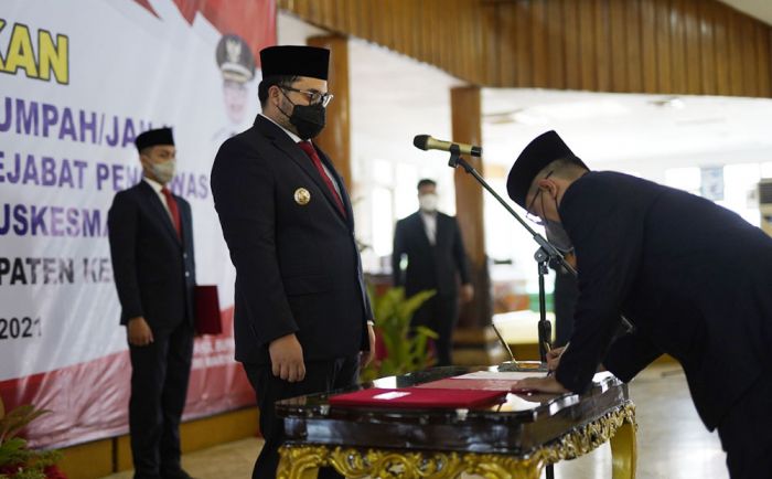 Wujudkan Reformasi Birokrasi, Bupati Kediri Lantik Puluhan Pejabat Eselon III dan IV Wujudkan Reformasi Birokrasi, Bupati Kediri Lantik Puluhan Pejabat Eselon III dan IV