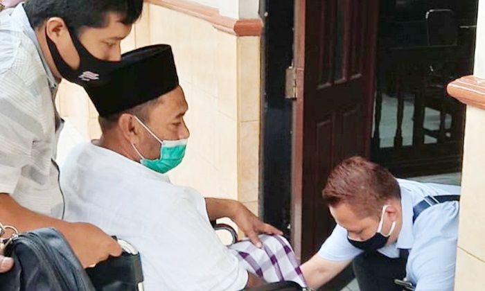 Divonis 1 Tahun 3 Bulan Penjara, Mantan Camat Kras Nyatakan Banding Divonis 1 Tahun 3 Bulan Penjara, Mantan Camat Kras Nyatakan Banding