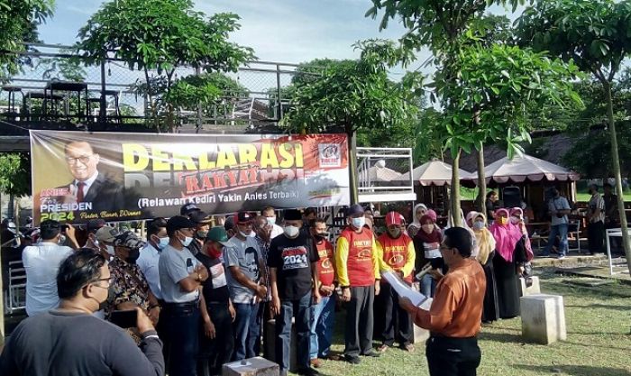 Relawan Kediri Deklarasikan Dukungan Anies Baswedan Maju Nyalon RI 1 Relawan Kediri Deklarasikan Dukungan Anies Baswedan Maju Nyalon RI 1