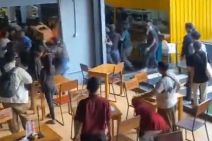 Mie Gacoan Ambengan Surabaya Geger, Pemicunya Pelayanan Kepada Ojol Lambat Mie Gacoan Ambengan Surabaya Geger, Pemicunya Pelayanan Kepada Ojol Lambat