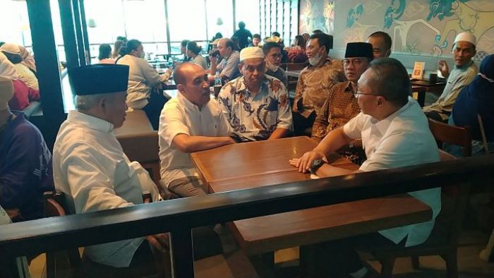 Ekspor Terhambat Birokrasi, Kiai Asep Dampingi Pengusaha Sarang Burung Wadul Mendag Zulkifli Ekspor Terhambat Birokrasi, Kiai Asep Dampingi Pengusaha Sarang Burung Wadul Mendag Zulkifli