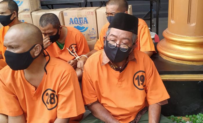 Sewakan Dapur untuk Kegiatan Prostitusi, Kakek 80 Tahun di Blitar Harus Berurusan dengan Hukum Sewakan Dapur untuk Kegiatan Prostitusi, Kakek 80 Tahun di Blitar Harus Berurusan dengan Hukum