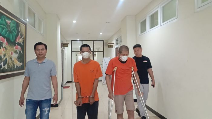 Polres Gresik Ringkus Dua Orang yang Hendak Edarkan Sabu di Pekelingan, BB 3,9 Gram Diamankan Polres Gresik Ringkus Dua Orang yang Hendak Edarkan Sabu di Pekelingan, BB 3,9 Gram Diamankan