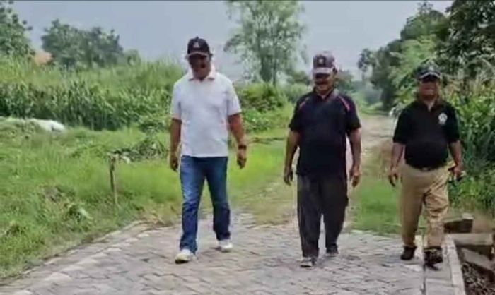 Pemdes Sumput Gresik Perbaiki Paving Ambles Usai Diprotes Warga Pemdes Sumput Gresik Perbaiki Paving Ambles Usai Diprotes Warga