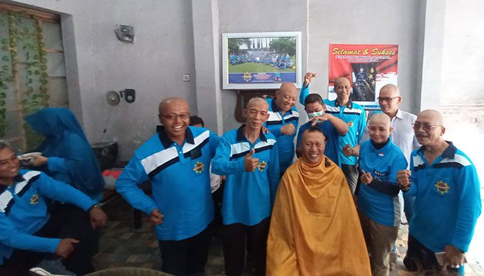 Teddy Minahasa Jadi Kapolda Jatim, Puluhan Alumni SMP 1 Kota Pasuruan Angkatan 1987 Cukur Gundul Teddy Minahasa Jadi Kapolda Jatim, Puluhan Alumni SMP 1 Kota Pasuruan Angkatan 1987 Cukur Gundul