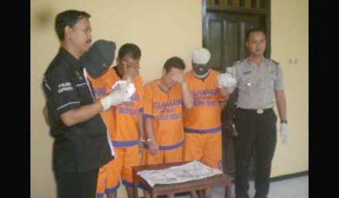 Polsek Sedati Ringkus 4 Penjudi Remi di Warung Kopi