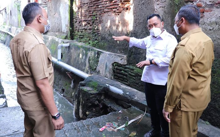 Atasi Banjir di Gresik, Gus Yani Tinjau Saluran Air Atasi Banjir di Gresik, Gus Yani Tinjau Saluran Air