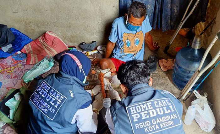 Dua Tahun Lebih Dirawat Homecare PEDULI Gambiran, Kondisi Pak Suramin Semakin Membaik Dua Tahun Lebih Dirawat Homecare PEDULI Gambiran, Kondisi Pak Suramin Semakin Membaik