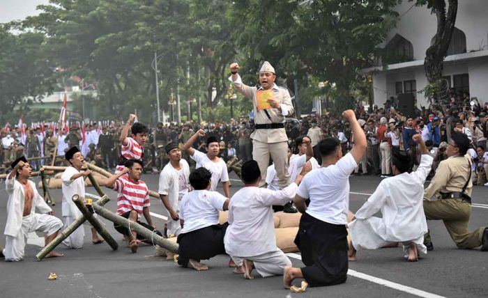 Parade Surabaya Juang Siap Jadi Agenda Nasional Tahun Depan Parade Surabaya Juang Siap Jadi Agenda Nasional Tahun Depan