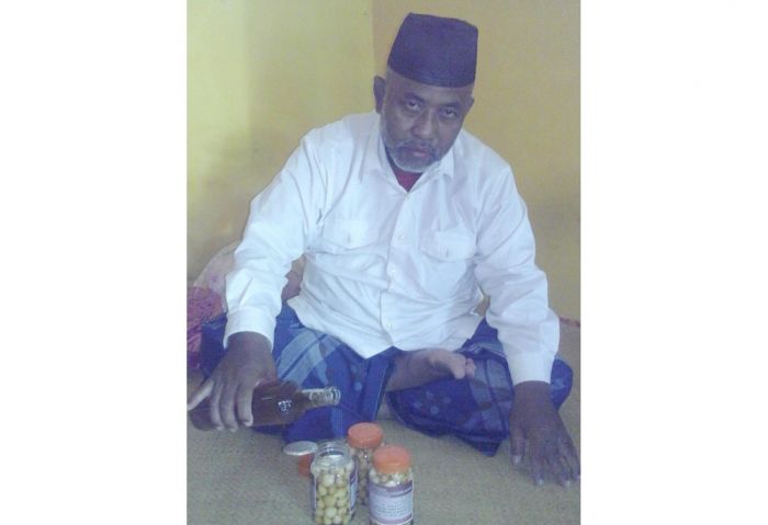 Hikmah Corona, Abah Mustofa Kebanjiran Order Bawang Putih Lanang Direndam Madu Hikmah Corona, Abah Mustofa Kebanjiran Order Bawang Putih Lanang Direndam Madu