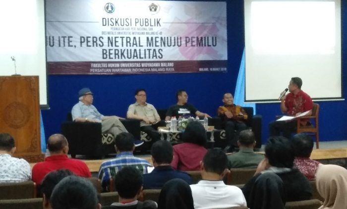 Hadiri Diskusi Publik di Malang, Bagir Manan: Pers Harus Independen Hadiri Diskusi Publik di Malang, Bagir Manan: Pers Harus Independen