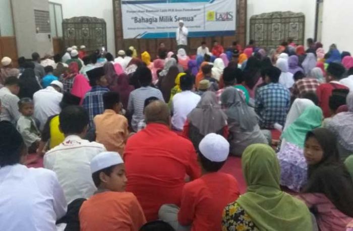 PLN Area Pamekasan Berbagi dengan Ratusan Anak Yatim PLN Area Pamekasan Berbagi dengan Ratusan Anak Yatim