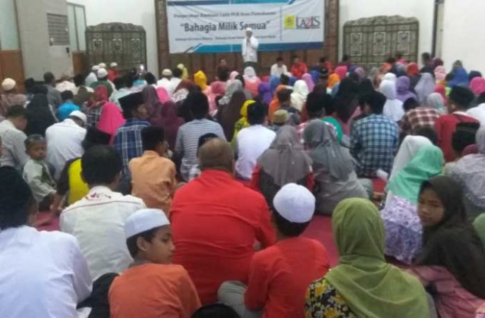 PLN Area Pamekasan Berbagi dengan Ratusan Anak Yatim