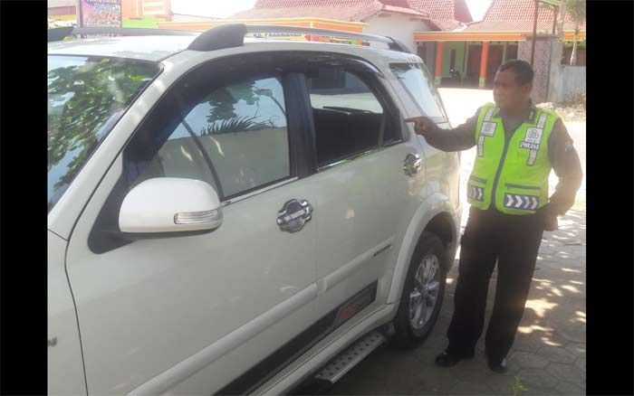 Aksi Pencuri dengan Pecah Kaca Mobil Terjadi di Ngawi, Korbannya Polisi Aksi Pencuri dengan Pecah Kaca Mobil Terjadi di Ngawi, Korbannya Polisi
