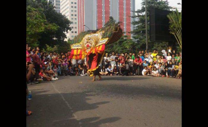 Reyog Ponorogo Meriahkan Hari Buruh Sedunia Reyog Ponorogo Meriahkan Hari Buruh Sedunia
