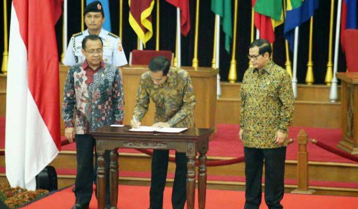 Jokowi Tetapkan 1 Juni Hari Lahir Pancasila, Kivlan: PKI Sudah Bangkit Dua Minggu Lalu Jokowi Tetapkan 1 Juni Hari Lahir Pancasila, Kivlan: PKI Sudah Bangkit Dua Minggu Lalu