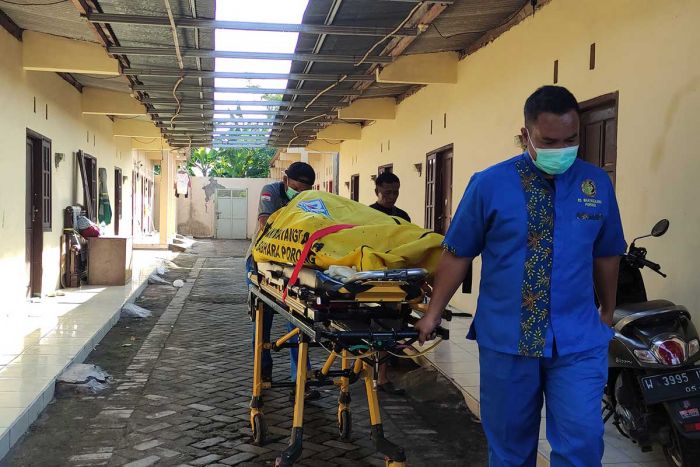 Janda Muda Ditemukan di Sidoarjo Tewas Membusuk Bersama Bayinya di dalam Kamar Kos Janda Muda Ditemukan di Sidoarjo Tewas Membusuk Bersama Bayinya di dalam Kamar Kos