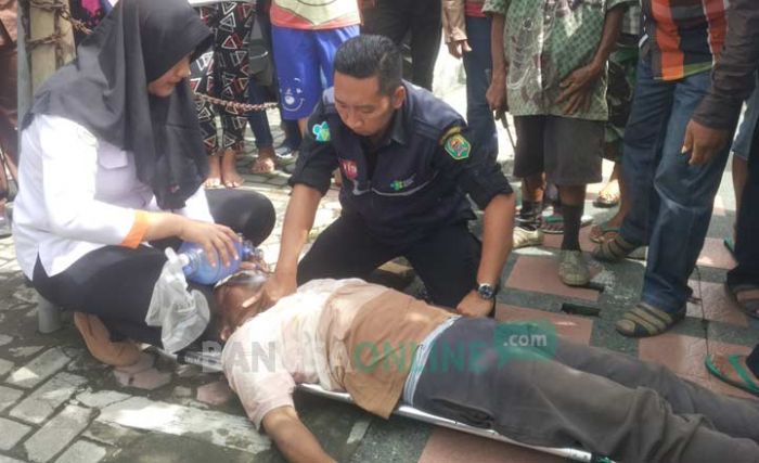 Pria Terkapar di Trotoar Gegerkan Warga dan Pengguna Jalan P. Sudirman, Diduga Sakaratul Maut Pria Terkapar di Trotoar Gegerkan Warga dan Pengguna Jalan P. Sudirman, Diduga Sakaratul Maut