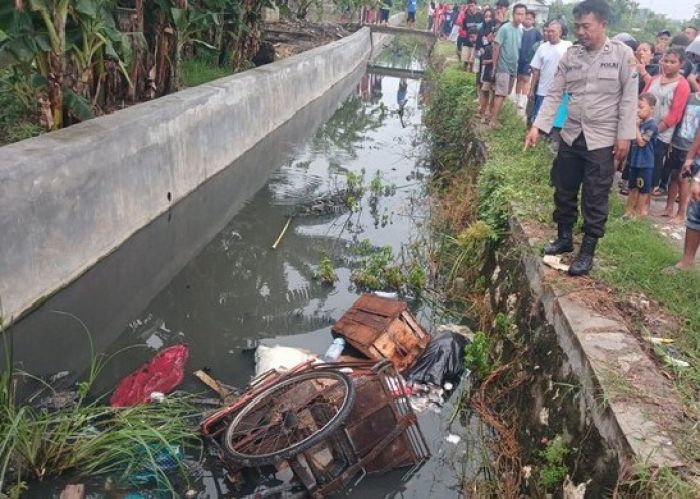Tukang Becak di Lamongan Ditemukan Tewas Tercebur di Selokan, Warga Sebut Kerap Tenggak Miras Tukang Becak di Lamongan Ditemukan Tewas Tercebur di Selokan, Warga Sebut Kerap Tenggak Miras