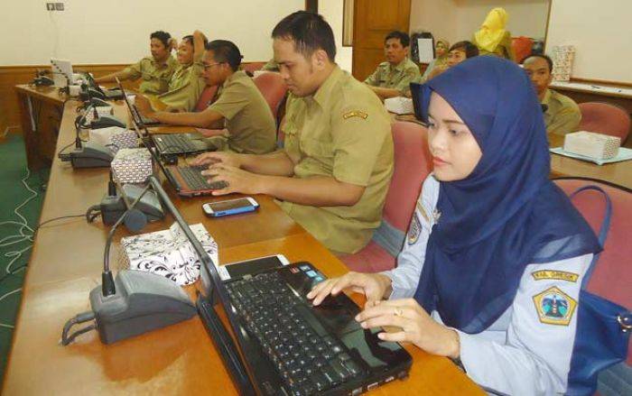 60 Operator Pemkab Gresik Ikuti Bimtek Simpotenda 60 Operator Pemkab Gresik Ikuti Bimtek Simpotenda