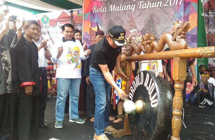 Puluhan Peserta Ikuti Festival Kuda Lumping