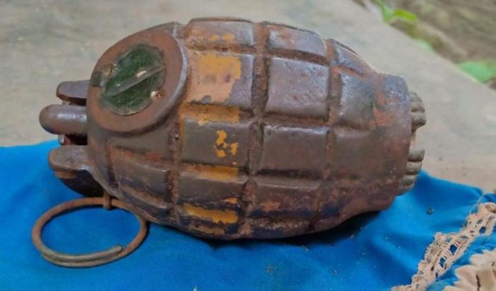 Bikin Sumur, Warga di Jember Temukan Granat Nanas Bikin Sumur, Warga di Jember Temukan Granat Nanas