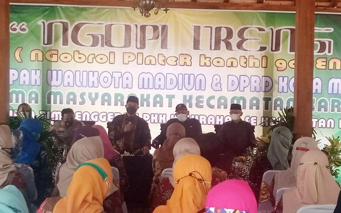 Gali Permasalahan Masyarakat, Wali Kota Madiun Gelar Ngopi Ireng di Kecamatan Kartoharjo Gali Permasalahan Masyarakat, Wali Kota Madiun Gelar Ngopi Ireng di Kecamatan Kartoharjo