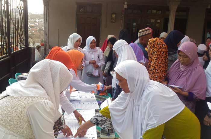 Warga Kurang Mampu di Kampung Muharto Antusias Sambut Bantuan Baznas Kota Malang Warga Kurang Mampu di Kampung Muharto Antusias Sambut Bantuan Baznas Kota Malang