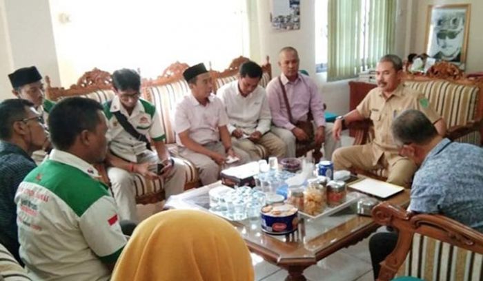 PAD ​Tak Masuk Catatan APBDesa, Pegiat Sosial dan LSM Datangi Inspektorat Pasuruan