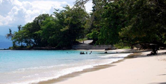 Wisata Pantai Pasir Putih Situbondo akan Dikembangkan Pemkab