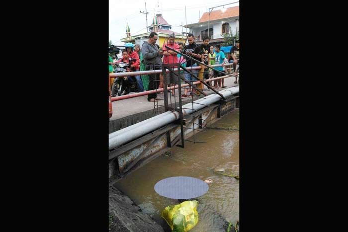 Mayat Tanpa Busana Gegerkan Warga Krian Sidoarjo