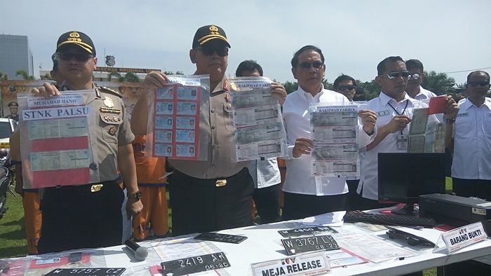 Bongkar Sindikat Curanmor, Polda Jatim Persilakan Warga Ambil Kendaraannya Bongkar Sindikat Curanmor, Polda Jatim Persilakan Warga Ambil Kendaraannya