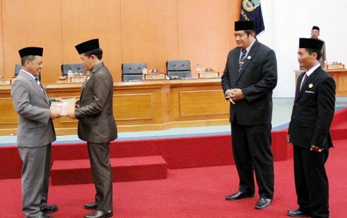 Pesimis, DPRD Pacitan Kritisi Estimasi Kenaikan Pendapatan Daerah Pesimis, DPRD Pacitan Kritisi Estimasi Kenaikan Pendapatan Daerah