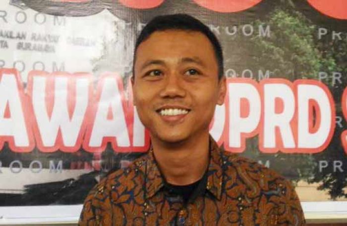 Makam Fiktif Jadi Ladang Bisnis Penjaga Makam Makam Fiktif Jadi Ladang Bisnis Penjaga Makam