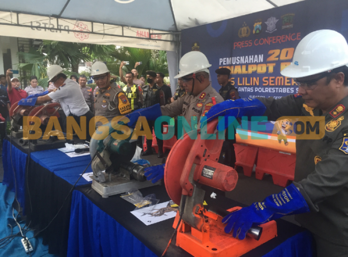 Polrestabes Surabaya akan Bikin Tugu dari Sitaan Razia Knalpot Brong Polrestabes Surabaya akan Bikin Tugu dari Sitaan Razia Knalpot Brong