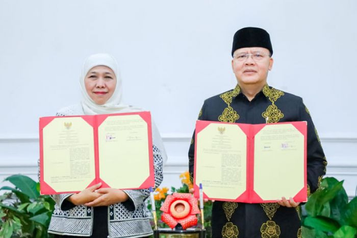 Gubernur Khofifah MoU dengan Gubernur Bengkulu Perkuat Kerja Sama Empat Sektor Gubernur Khofifah MoU dengan Gubernur Bengkulu Perkuat Kerja Sama Empat Sektor