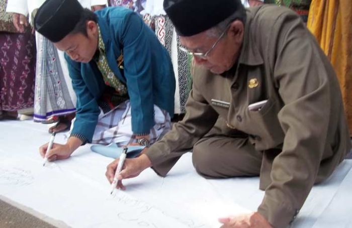 Tokoh Pendidikan Agama dan 1500 Santri di Nganjuk Tolak FDS Mendikbud Tokoh Pendidikan Agama dan 1500 Santri di Nganjuk Tolak FDS Mendikbud