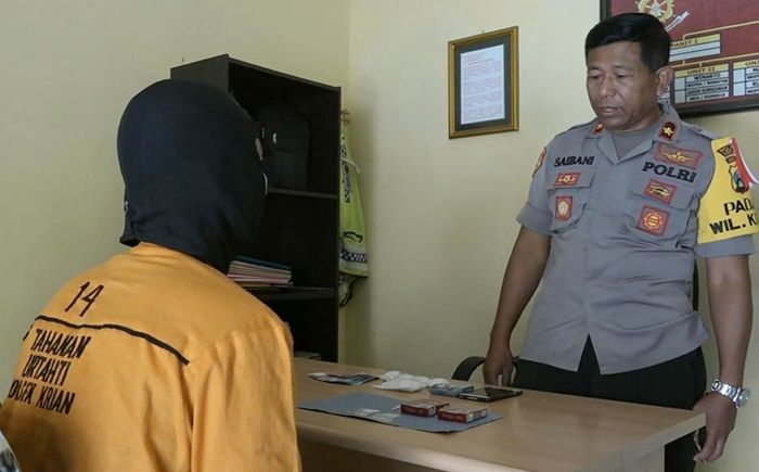 Asik Nakar Sabu, Pemuda Wonoayu Digerebek Polsek Krian di Kosnya Asik Nakar Sabu, Pemuda Wonoayu Digerebek Polsek Krian di Kosnya