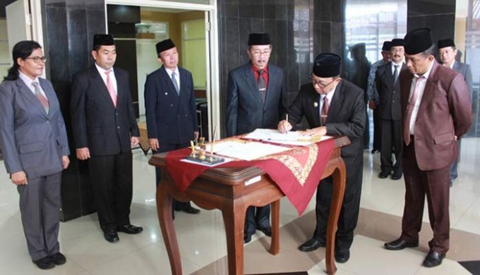 Maksimalkan Pelayanan, 3 OPD Pemkab Blitar Teken MoU Zona Integritas Maksimalkan Pelayanan, 3 OPD Pemkab Blitar Teken MoU Zona Integritas