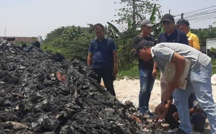 Misteri Pembuangan Limbah di Lahan Kosong Cerme Lor