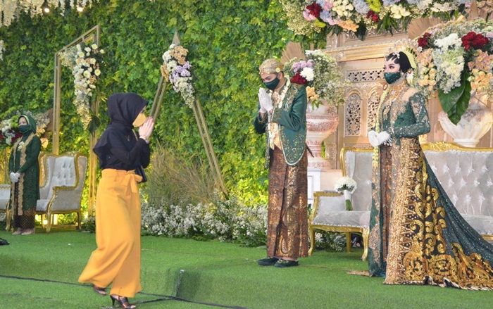Pelaku Usaha di Sidoarjo Gelar Simulasi Resepsi Pernikahan saat New Normal Pelaku Usaha di Sidoarjo Gelar Simulasi Resepsi Pernikahan saat New Normal