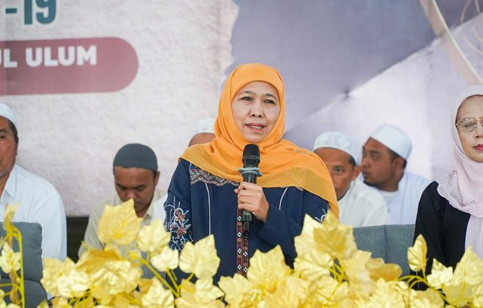 Hadiri Haul di Mlokorejo Jember, Khofifah Harap PP Bustanul Ulum Terus Berikan Siraman Keilmuan Hadiri Haul di Mlokorejo Jember, Khofifah Harap PP Bustanul Ulum Terus Berikan Siraman Keilmuan
