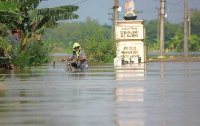Banjir Luapan Bengawan Solo di Bojonegoro: Hulu Stabil, Hilir Naik, Sejumlah Desa Terisolir