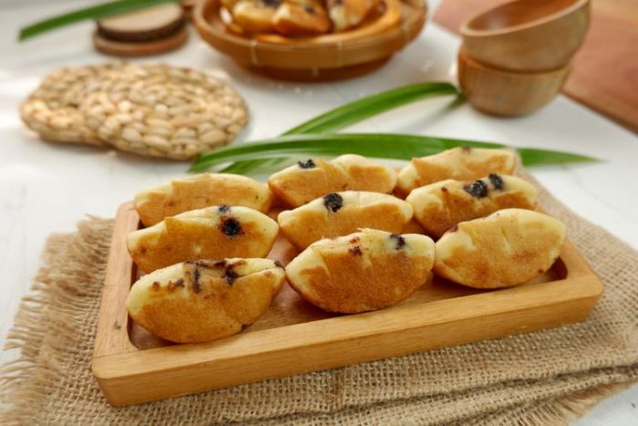 Resep Kue Pukis Topping Keju dan Kismis Resep Kue Pukis Topping Keju dan Kismis