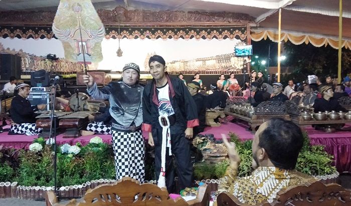 ​Bawaslu Ponorogo Sosialisasi Pengawasan Pemilu 2019 Lewat Wayang Kulit