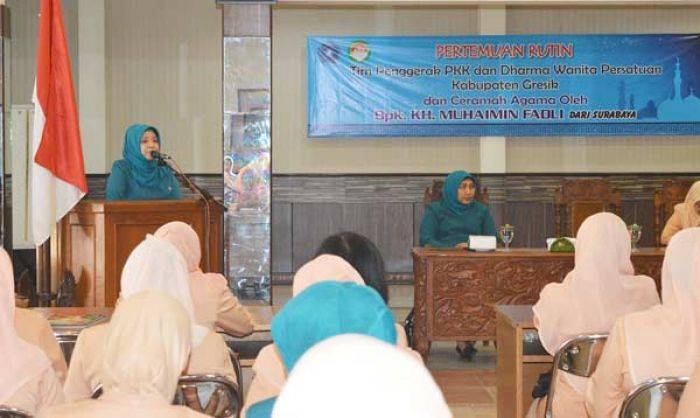 PKK Gresik Tidak Mau Buat Program Muluk-muluk, yang Penting Jalan PKK Gresik Tidak Mau Buat Program Muluk-muluk, yang Penting Jalan